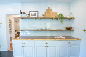 New!Chic home 5mins Cincinnati